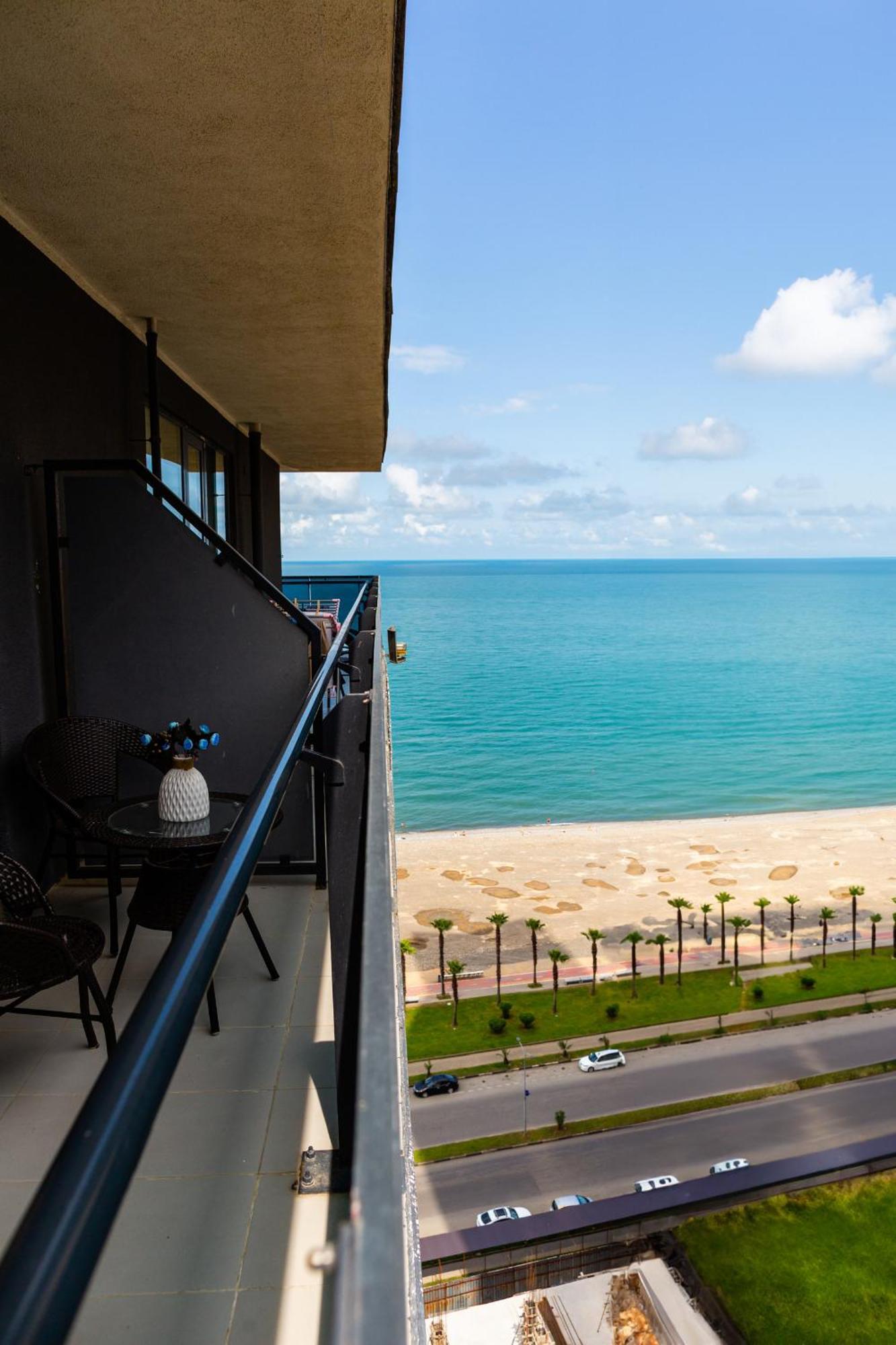 Beach Tower By G-Point Batumi Kültér fotó